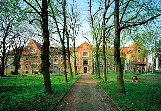 Germany’s 100-Year-Old Merz Academy Declared Insolvent
