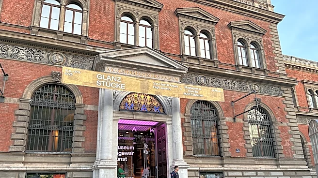 Sydney’s Powerhouse Parramatta CEO Steps Down, €4 M. Diamond Necklace Stolen from Vienna’s Museum of Applied Arts, £71 M. Rembrandt Portrait Placed...