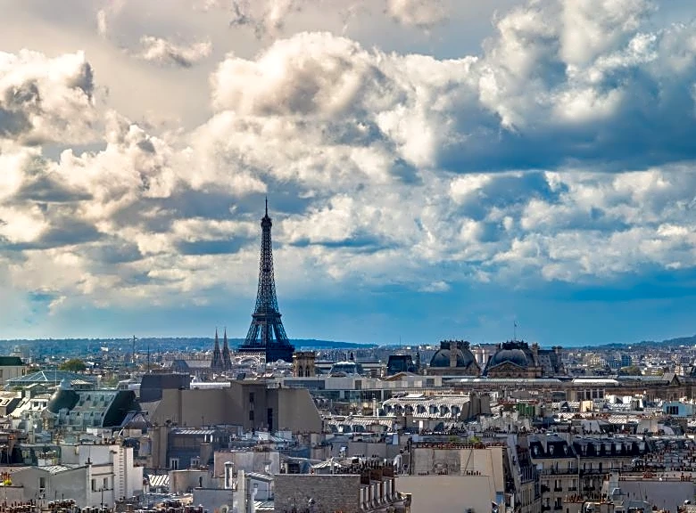 Eiffel Tower Workers Strike in Outrage After Female Staffers Ordered to Leave Their Posts, Replaced by Men