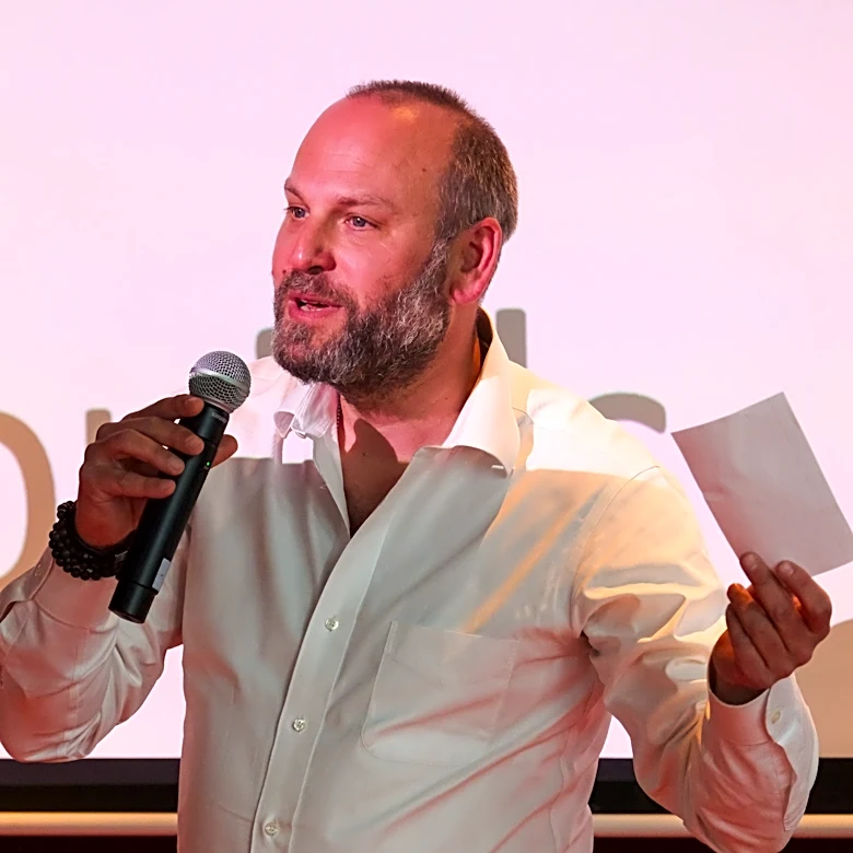 Head of Brussels Government Seeks to Oust Kanal-Centre Pompidou Director Ahead of November Opening
