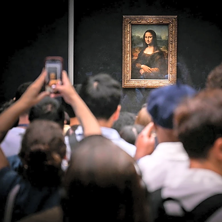 Visitors Arrested at Louvre After Posting Their Artworks Near Mona Lisa