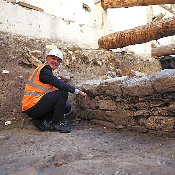 Ancient Wall Found in Paris May Solve Mystery of City’s Origins