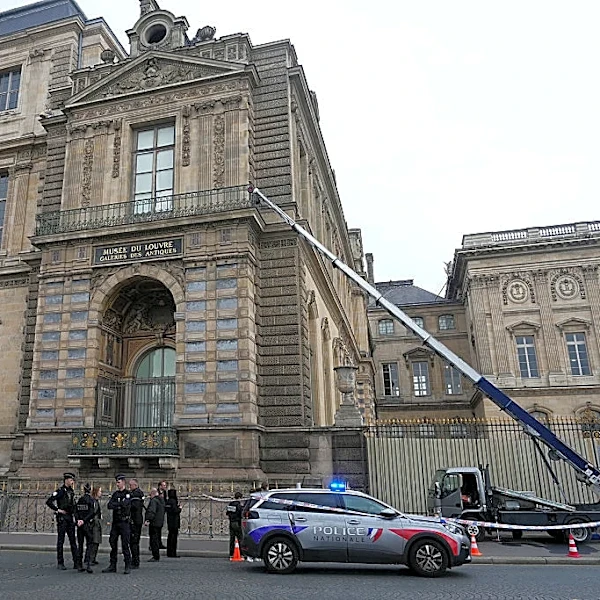 Louvre President Discusses New ‘Culture of Security,’ Spain’s Royal Paintings Museum at El Escorial Reopens After Decade, and More: Morning Links f...
