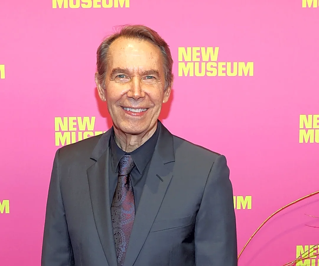 Jeff Koons Talks AI, a $100 M. Modigliani in Paris, and More: Industry Moves for October 21, 2026