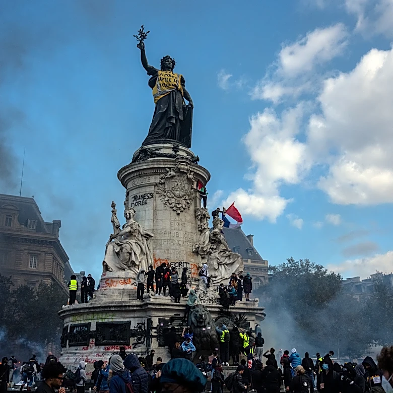 Louvre, Picasso Museum, Musée d’Orsay Will Close Saturday In Anticipation of Hard-Left Groups Targeting Public Buildings, Says Interior Minister