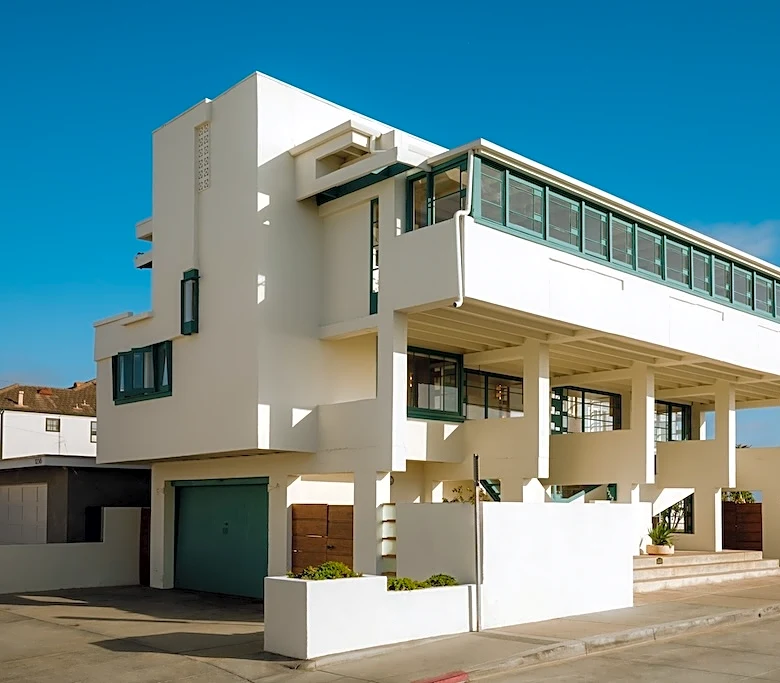 R.M. Schindler’s Modernist Beach House, Built for a California Health Nut, Hits the Market for a Breezy $18.8 Million