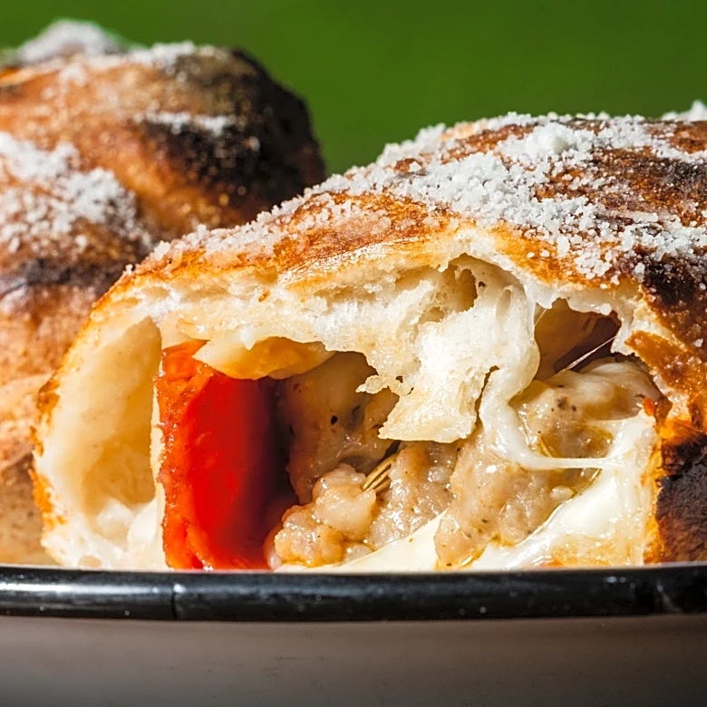 Pizza party at Ritrovo, recipes for mountain camping, vegan beer dinner