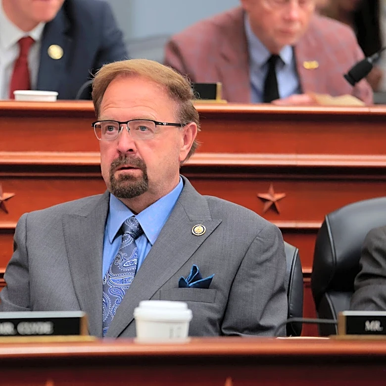 U.S. Rep. Edwards denies misconduct in plea to colleagues to avoid censure