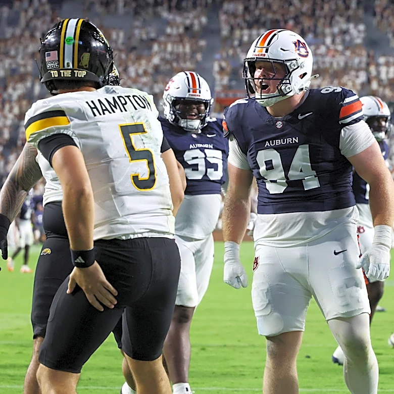 Did Auburn receive votes in this week's AP Top 25 Poll?
