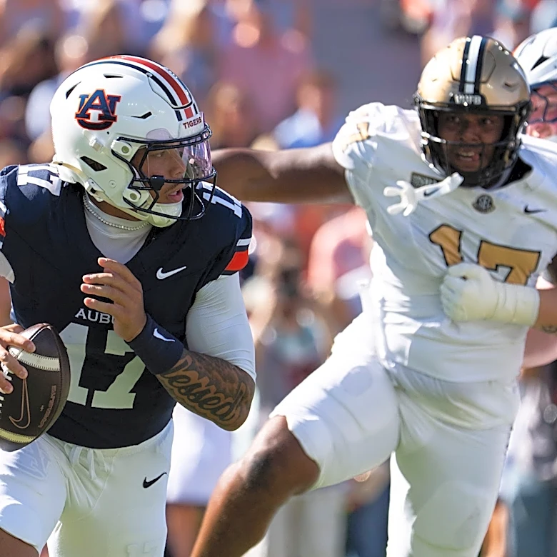 Who played the most snaps in Auburn's SEC win over Vanderbilt?