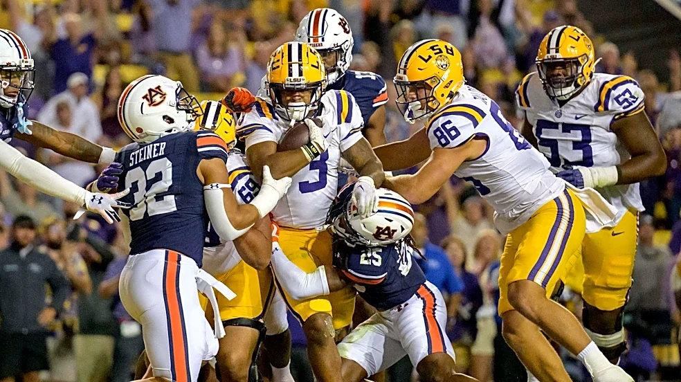 Auburn vs LSU early predictions, picks, odds for Week 8