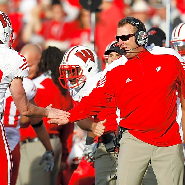 Former Wisconsin star backs Luke Fickell, discusses early struggles
