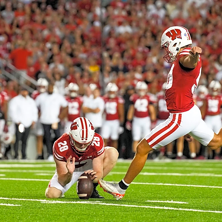 Report: Former Wisconsin kicker eyes return to college football