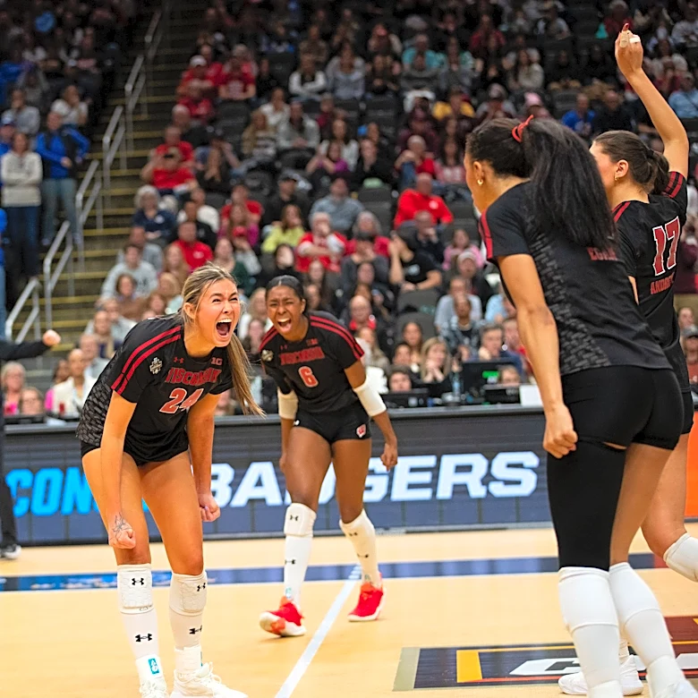 3 takeaways from Wisconsin volleyball's upset vs. No. 4 Pittsburgh