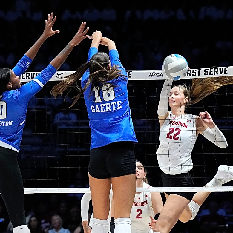 No. 5 Wisconsin volleyball vs. No. 17 Florida: Live updates, score