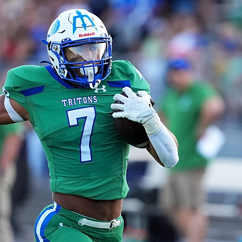Wisconsin commit records 1,047 rushing yards, 15 touchdowns in 3 games