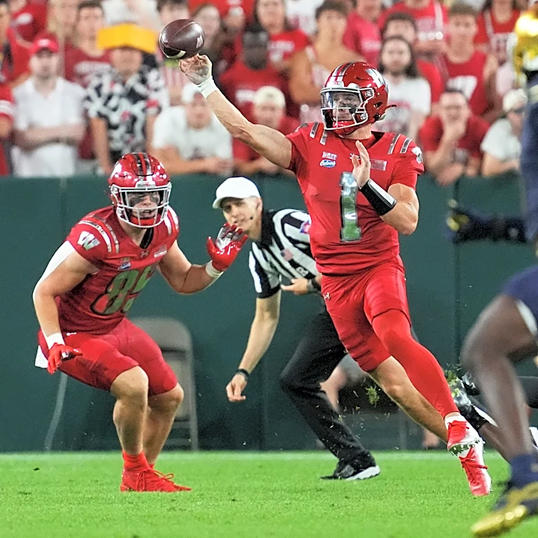 Wisconsin football vs. Western Illinois: Betting lines, prediction