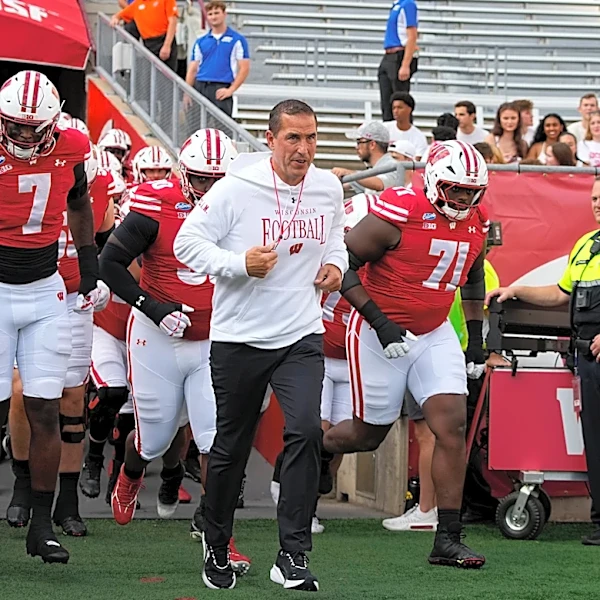Wisconsin Badgers open as four-score favorites vs. Eastern Michigan