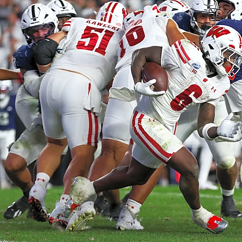 Wisconsin opens as double-digit favorites vs. Michigan State in Week 5