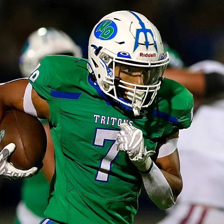 Wisconsin commit has another near 300-yard, six-touchdown performance