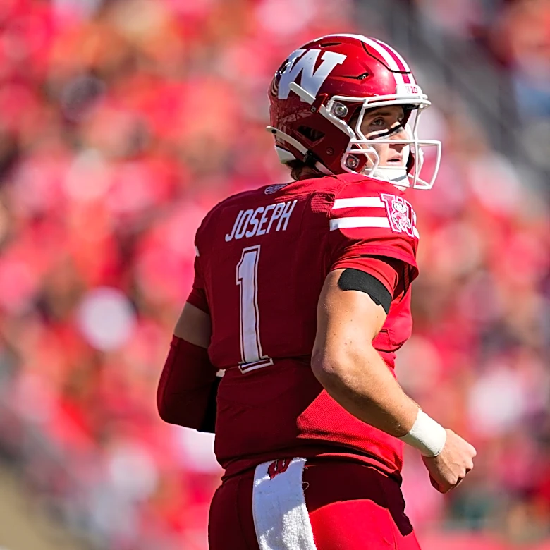 Wisconsin QB Colton Joseph named a Davey O'Brien Great Eight in Week 5