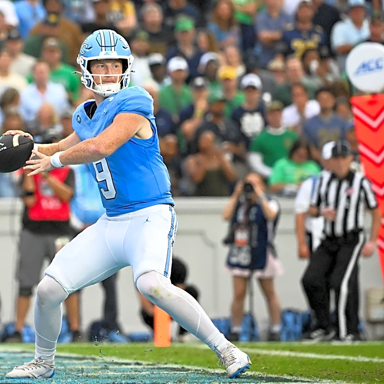 Former Wisconsin QB throws three touchdowns in loss to Notre Dame