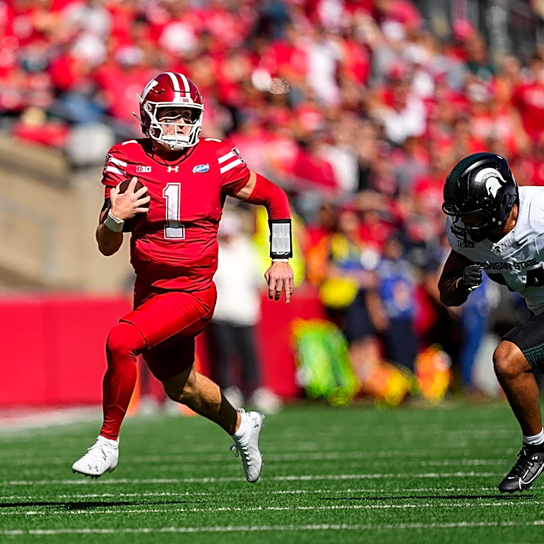 Wisconsin QB named co-offensive Player of the Week with Jeremiah Smith