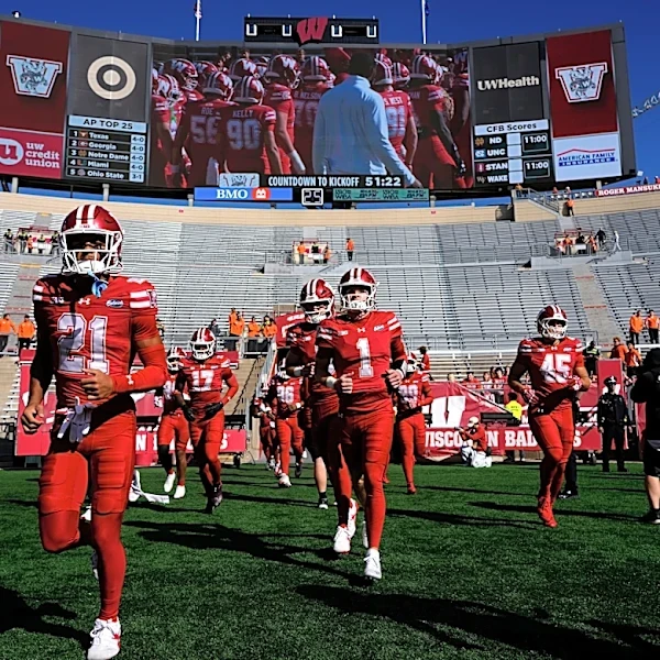 Wisconsin football receives nearly 100 AP votes; UCLA nears top 10