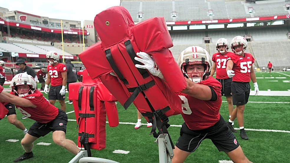Three last-minute Wisconsin football vs. UCLA Week 7 predictions