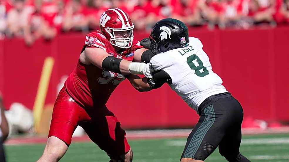 Wisconsin offensive lineman clarifies viral quote after UCLA game