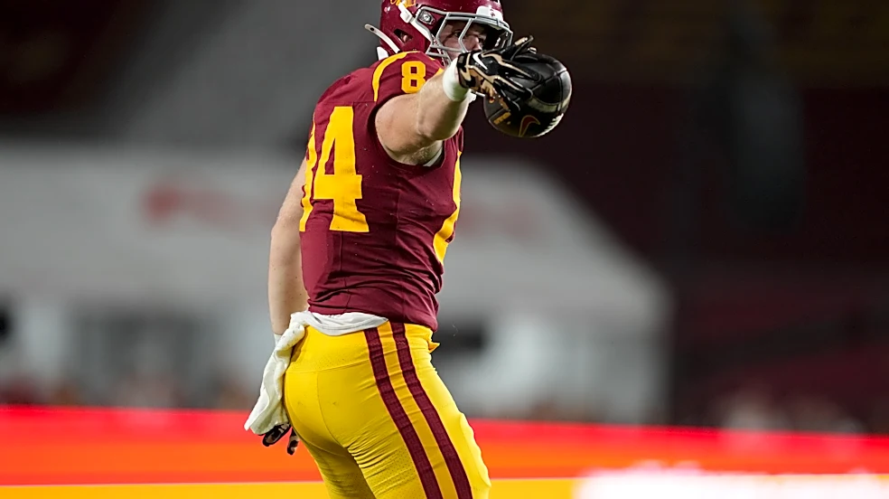 Wisconsin Badgers set to face former tight end vs. USC in Week 8