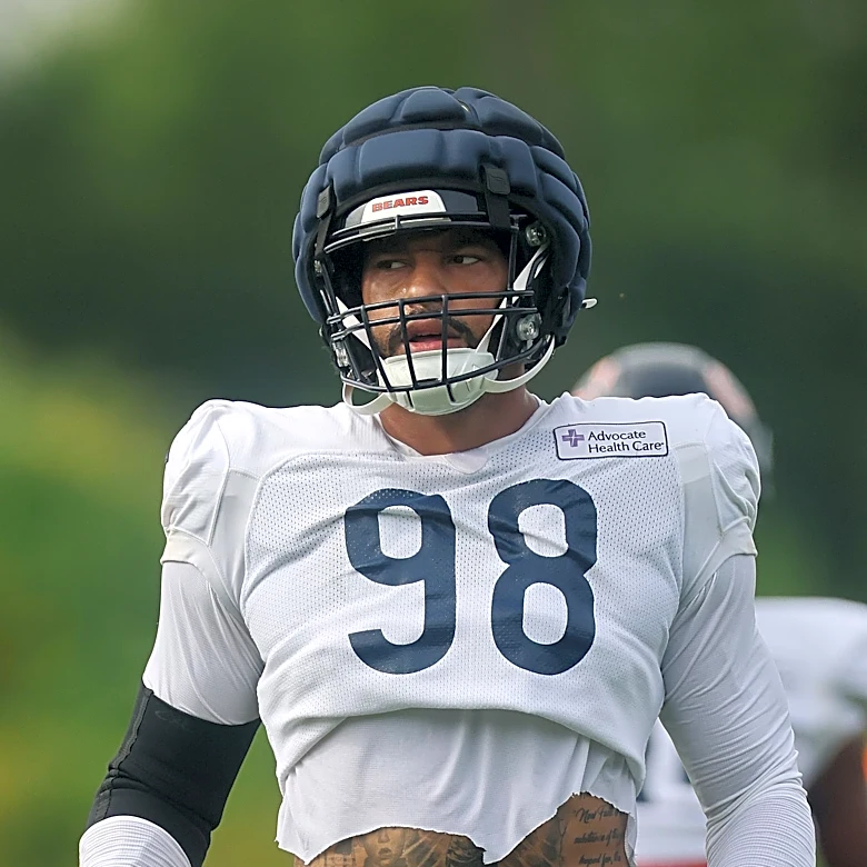 Bears DE Montez Sweat exits practice with apparent injury