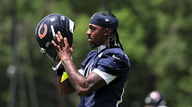 Bears WR Luther Burden exits Saturday's practice with apparent injury