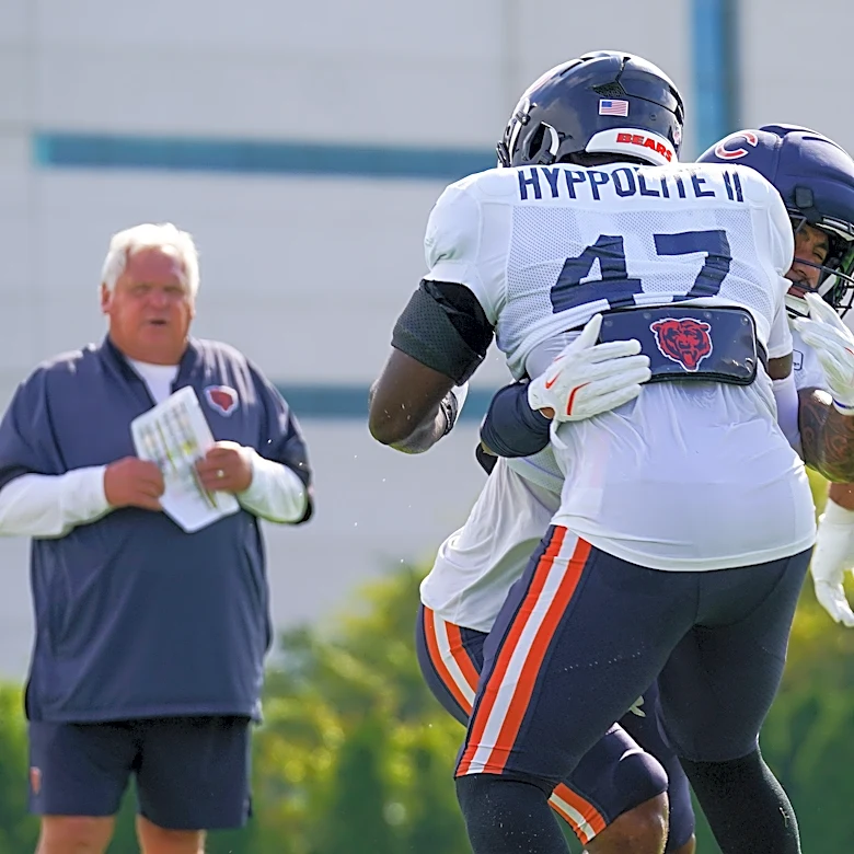 Bears linebacker carted off with leg injury vs. Bengals