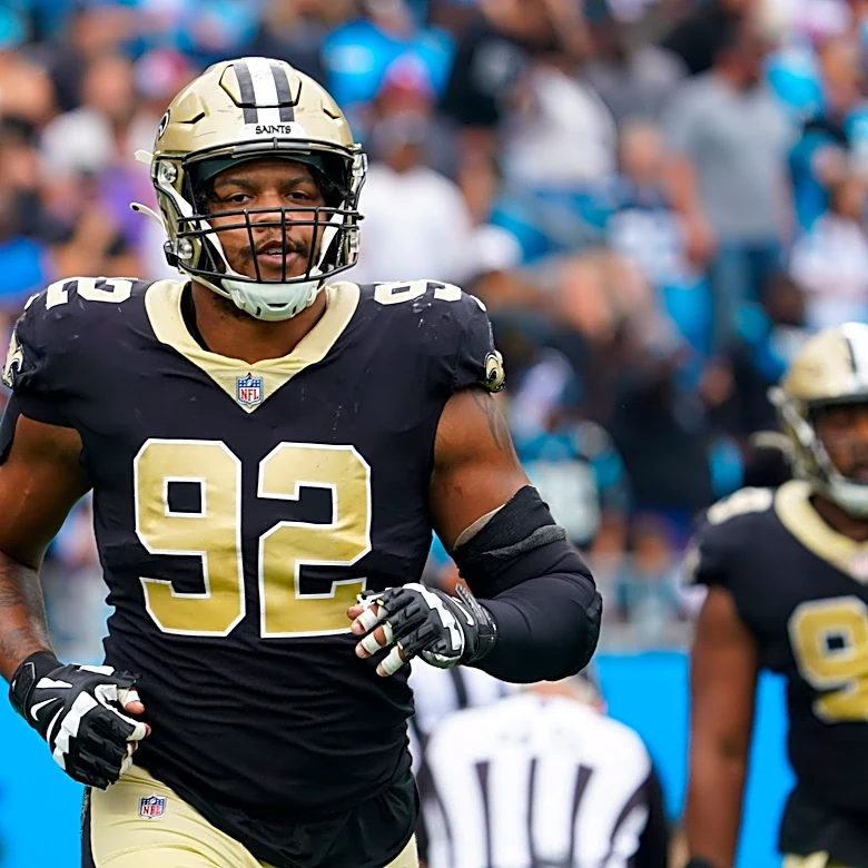 Dennis Allen details how Marcus Davenport can help Bears defense