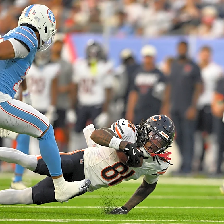 Tyson Bagent reacts to Bears WR Zavion Thomas' impressive performance