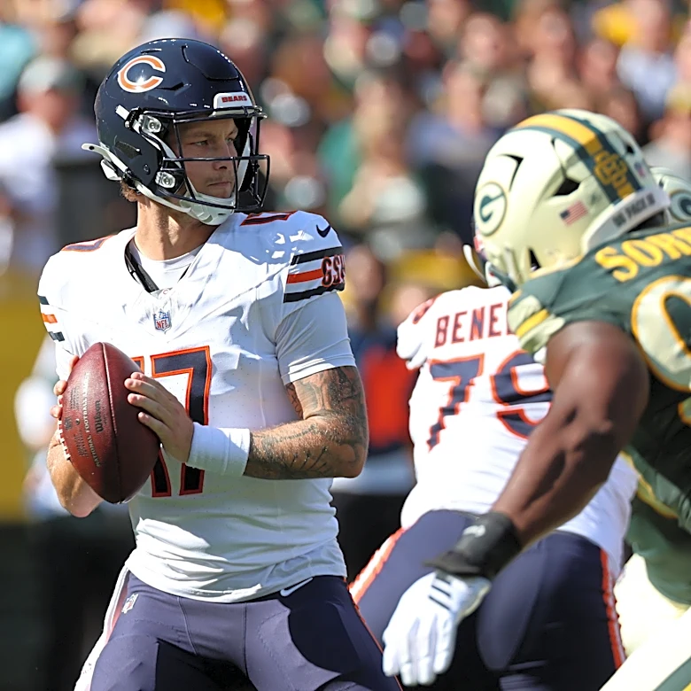 Tyson Bagent reacts to his benching in Bears' loss vs. Packers