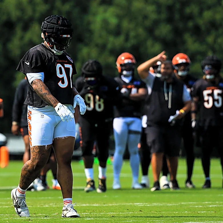 Free of Giants, Dexter Lawrence's leadership shines at Bengals camp