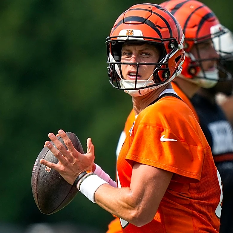 Joe Burrow’s offense appears to be struggling under center in camp