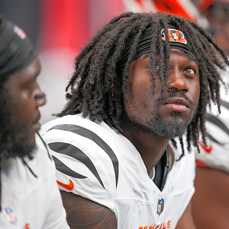 Shemar Stewart's growth paints Trey Hendrickson in iffy light
