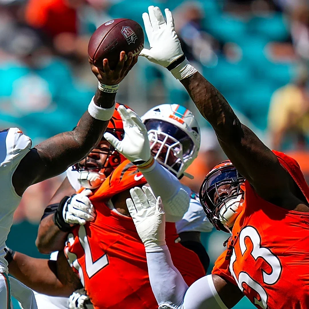 Bengals’ Battle draws pushback from Malik Willis after 2-pick game