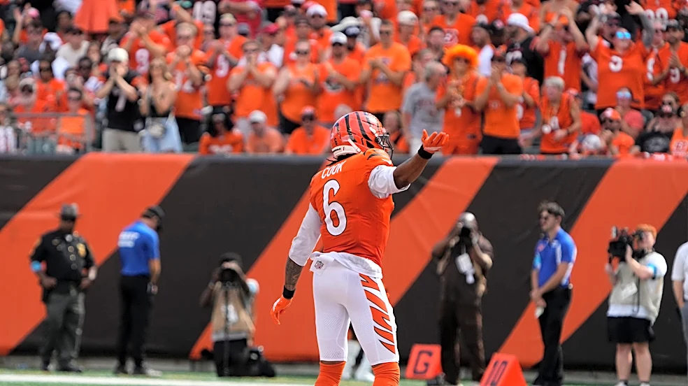 Bengals' Bryan Cook gets emotional discussing championship dream