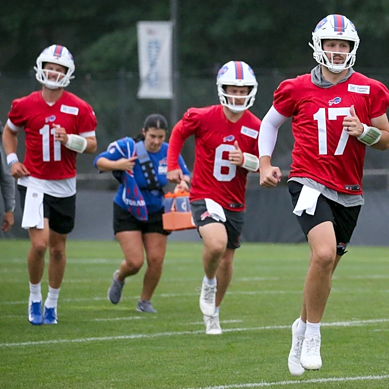 3 takeaways from Day 2 of Bills training camp: DJ Moore has big day