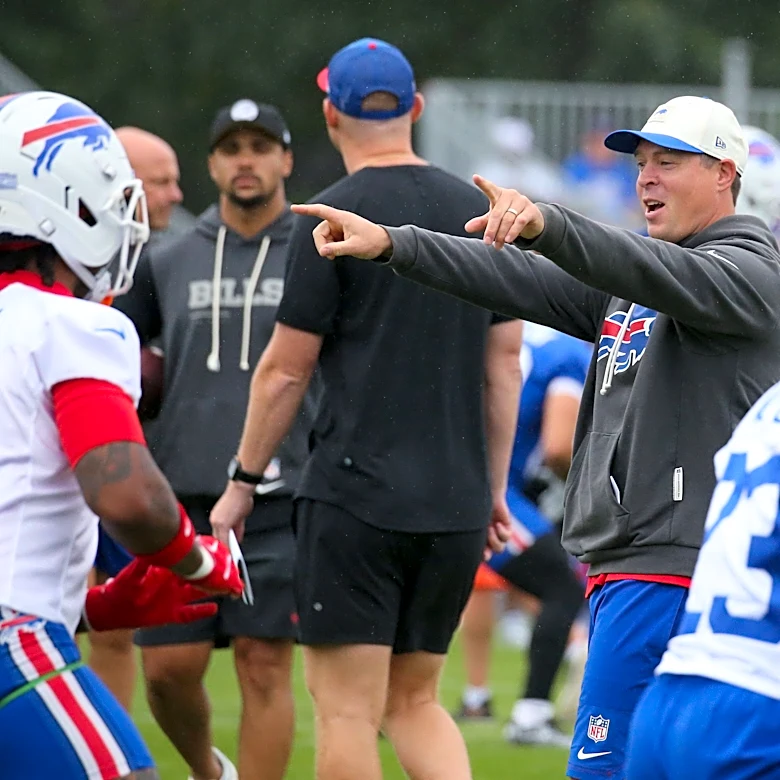 Jim Leonhard already 'blown away' by football culture at Bills camp
