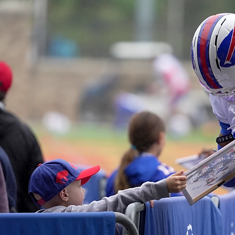 Bills' Kani Walker makes 'high-level,' historic play at Highmark Stadium