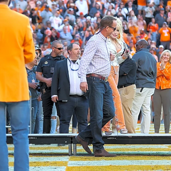 Peyton Manning remembers Dolly Parton: 'Tennessee won’t be the same'