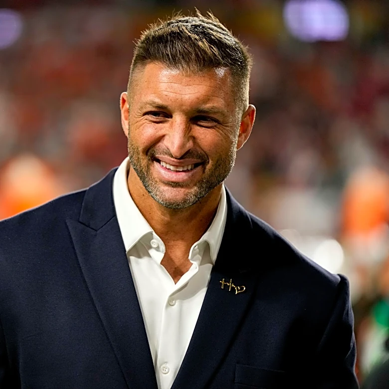 Broncos QB Bo Nix interviews Tim Tebow: ‘My childhood hero’