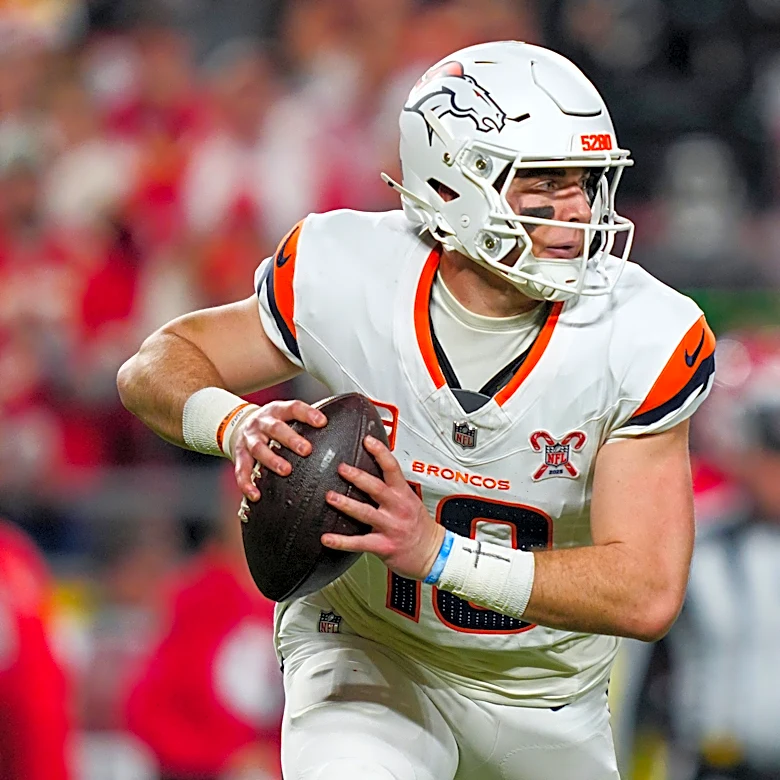 Broncos' practice uniform hints at alternate helmet for 'MNF' opener