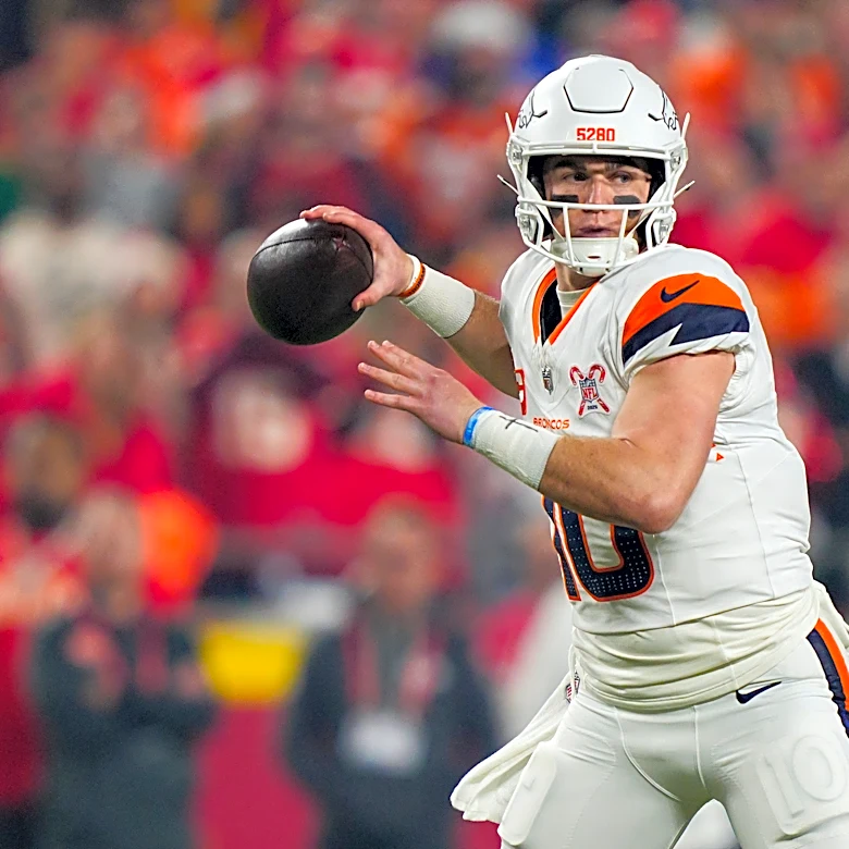 Broncos' uniform set for 'Monday Night Football' vs. Chiefs