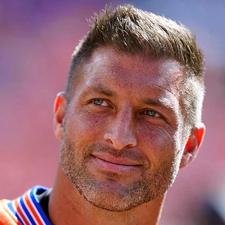 Bo Nix's 12-year-old self 'going crazy' after jersey swap with childhood hero, Tim Tebow